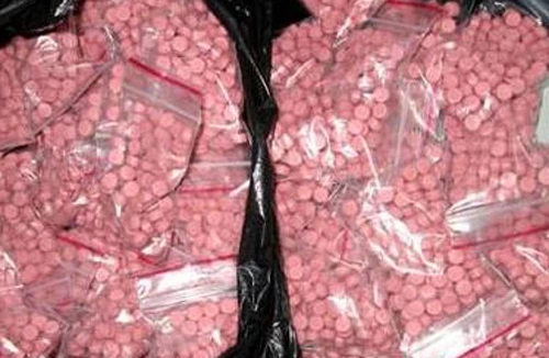 Phá tụ điểm sản xuất ma túy “đá” giữa cánh đồng