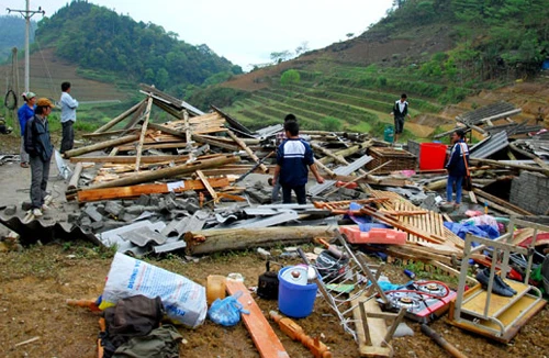 Mưa đá lớn bất thường ở Lào Cai