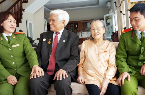 “Bông hoa thép” của Công an Thủ đô