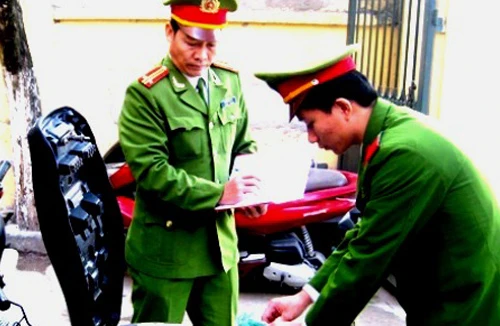 Thiết thực phục vụ nhân dân 