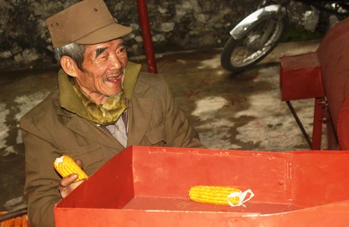 “Cụ” kỹ sư chân đất