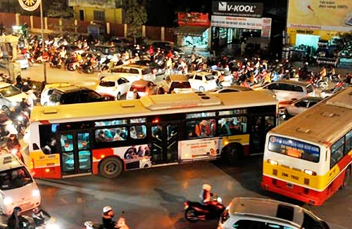 Cầu vượt nút giao Ô Chợ Dừa: Lựa chọn hợp lý