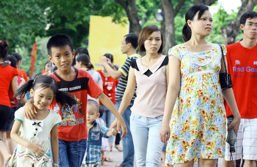 3.000 tỷ đồng để khuyến sinh con gái, có khả thi?