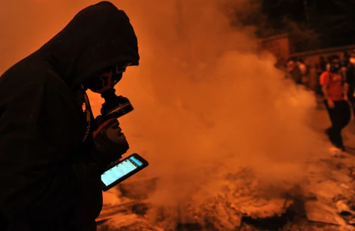 Lợi dụng mạng xã hội gây rối