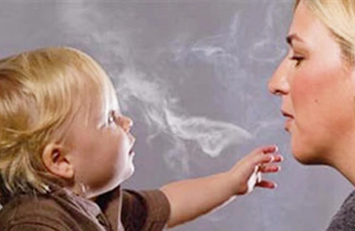 Tiếp xúc khói thuốc lá tăng nguy cơ mất thính giác