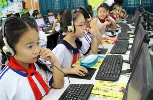 Thông qua Nghị quyết tăng giá viện phí, học phí