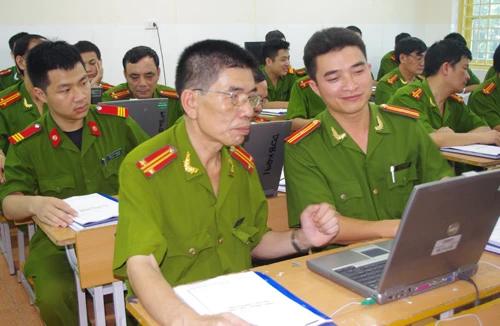 CAQ Hoàn Kiếm: Nâng cao trình độ tin học cho CSKV