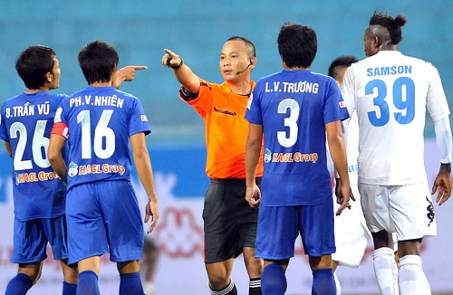 Trọng tài ngày càng yếu kém