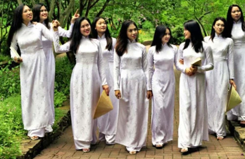 Bình chọn Quốc phục không như thi hoa hậu