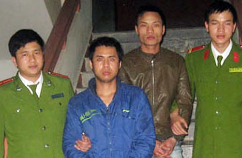 Vượt rừng bắt tội phạm