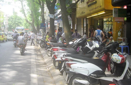 Gỡ “khó” cho vỉa hè