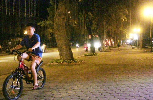 Xử lý mại dâm công cộng: Khó mấy vẫn có cách làm