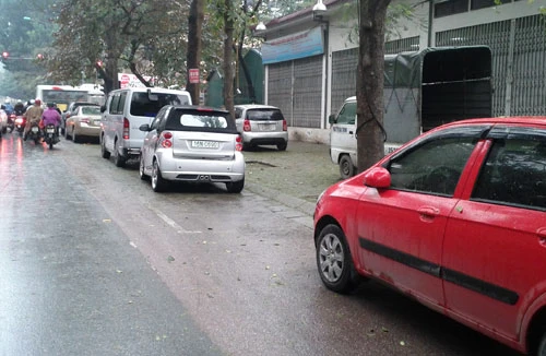 Thuê xe tự lái: Rủi ro luôn rình rập