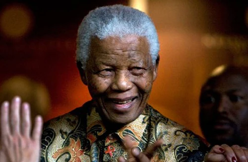 Cựu Tổng thống Nam Phi Nelson Mandela nhập viện