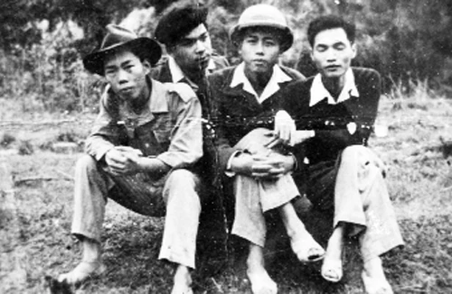 Trói lính Tây, làm thuyền vượt biển