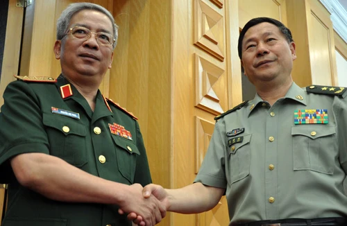 Xây dựng lòng tin chiến lược, bình tĩnh xử lý vấn đề Biển Đông