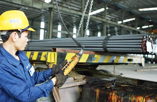 Thép nhập khẩu làm khó thép trong nước