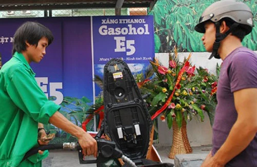 Xăng sinh học: Gian nan đến với người tiêu dùng