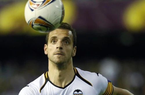 Cầu thủ từ Tây Ban Nha ồ ạt cập bến nước Anh