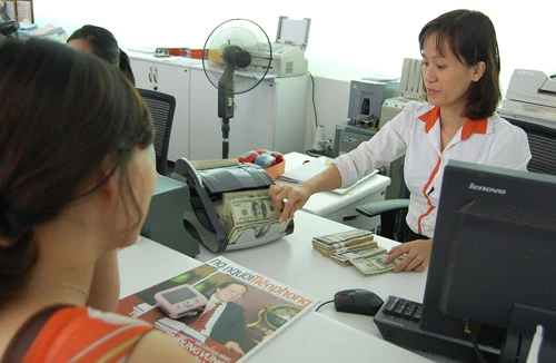 Không phá giá tiền đồng Việt Nam