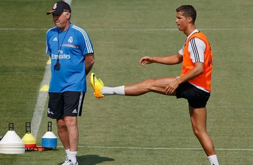 PSG chưa buông Ronaldo