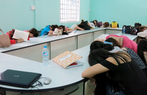 Tổ hợp ăn chơi, có nữ tiếp viên “đi khách”