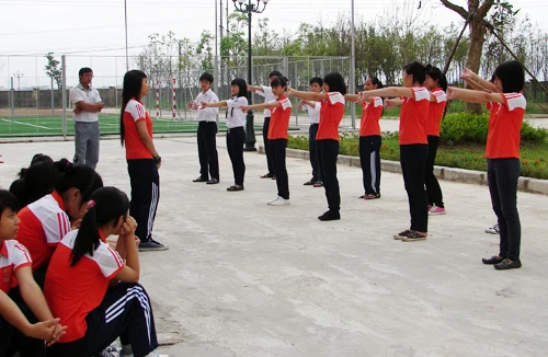 Xây dựng trường chuẩn quốc gia: Rối như tơ vò