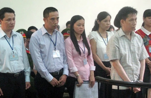 Cựu Chủ tịch HĐQT cùng “bộ sậu” hầu tòa