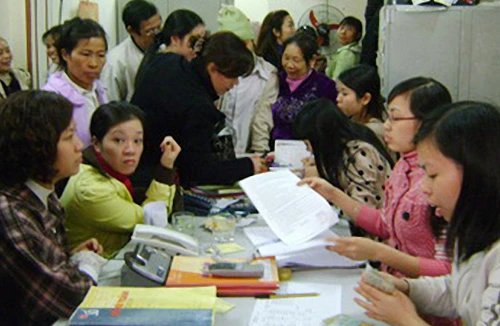 Người giúp việc ngã giá 