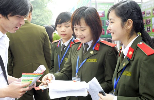 Hàng triệu thí sinh đăng ký dự thi ĐH