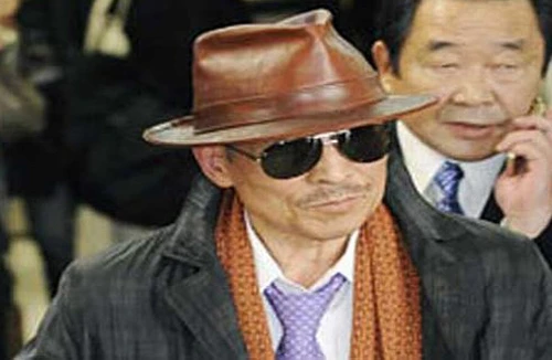 Mafia Nhật ra tạp chí thơ và câu cá