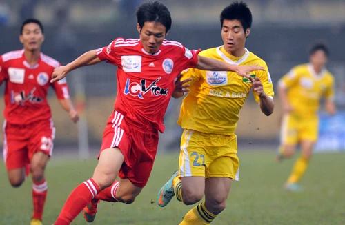 Chơi dao cẩn thận đứt tay