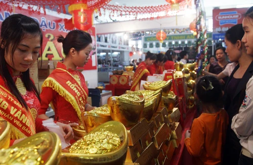 Hội chợ hàng Việt Nam năm 2013