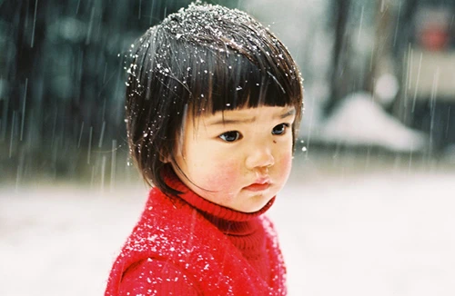 Triển lãm về cô bé má hồng “gây sốt” tại Nhật Bản