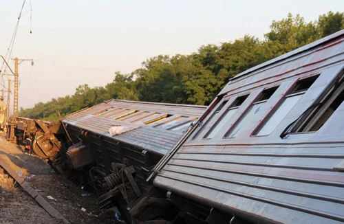 Tàu hỏa trật bánh,108 người bị thương