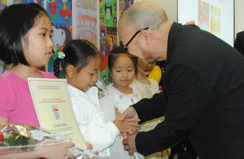 Tám bộ tranh thiếu nhi Việt Nam dự thi quốc tế