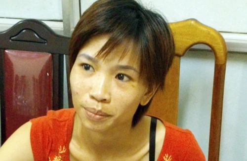 Bí ẩn cánh tay... thò ra thụt vào