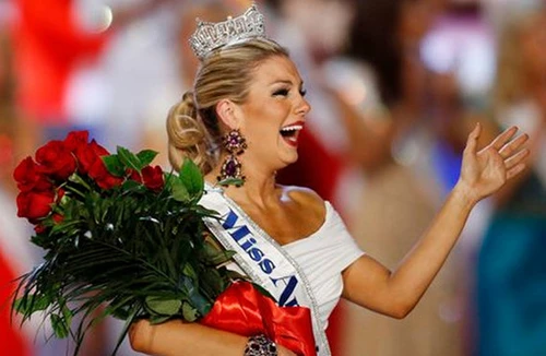 Ứng xử thông minh của Hoa hậu Mỹ 2013