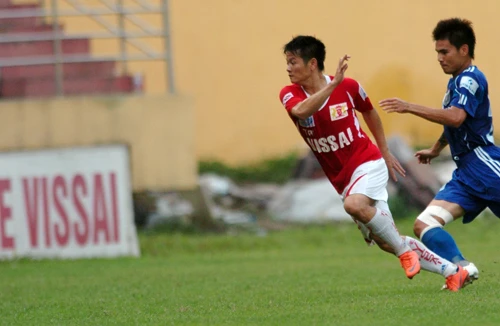 Giữa hai bờ sáng tối