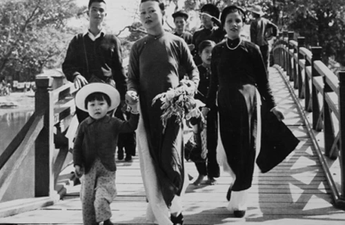 Phê phán cái xấu để vực dậy văn hóa