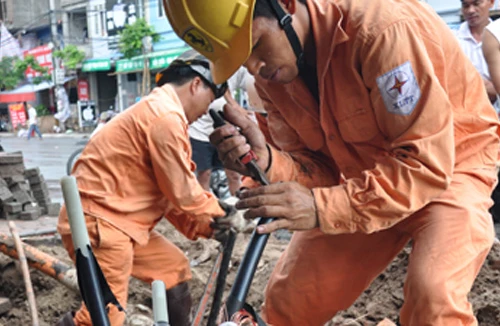 Ngành điện lực xin lỗi về sự cố mất điện tại quận Cầu Giấy