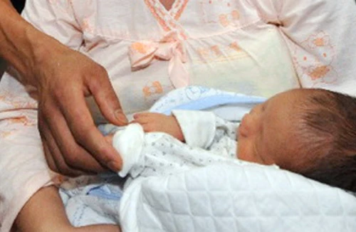 Bán trẻ sơ sinh giá 74 triệu đồng!