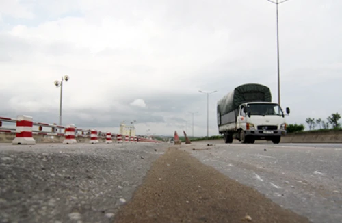 Bỏ ngỏ chất lượng nhựa đường nhập khẩu