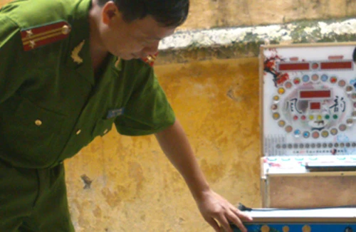 Thu giữ, tiêu hủy máy điện tử xèng