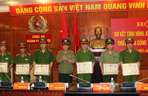 Trấn áp mạnh tội phạm, quyết liệt cải cách hành chính phục vụ nhân dân