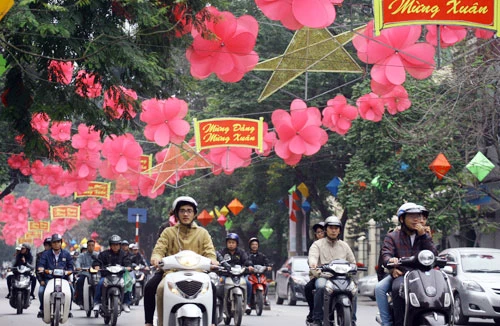 Ngày làm việc đầu tiên sau tết: Phục vụ tốt nhân dân