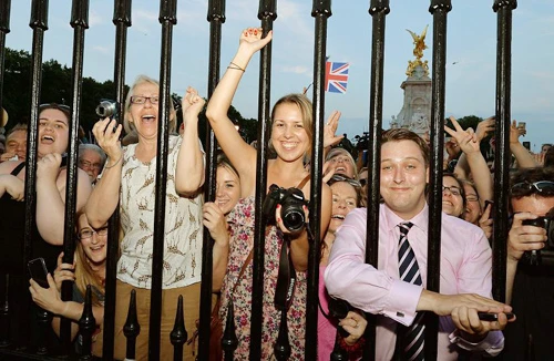 Nước Anh phấn khích