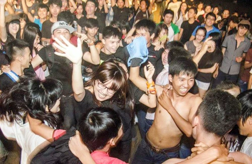 Tự cứu mình trong đám đông hỗn loạn