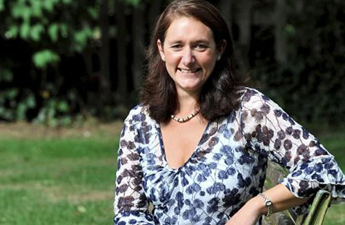 Cứ cười là co giật!