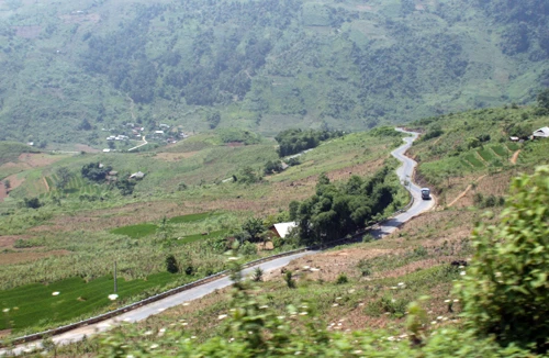 Gập ghềnh hai chữ Lý - Tình 